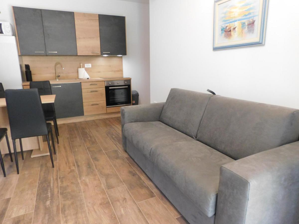 Active Chillax Oasis Apartments Ankaran Extérieur photo