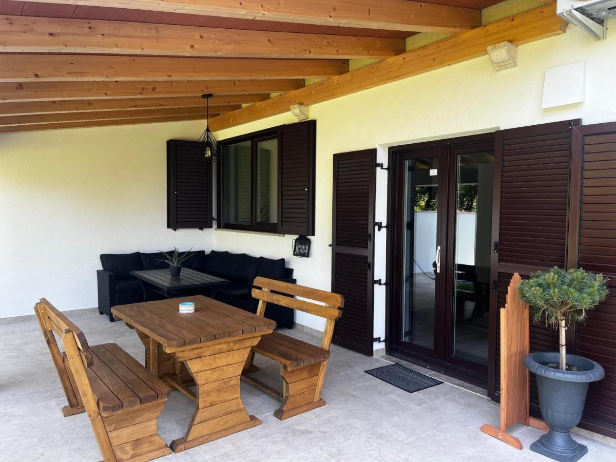 Active Chillax Oasis Apartments Ankaran Extérieur photo