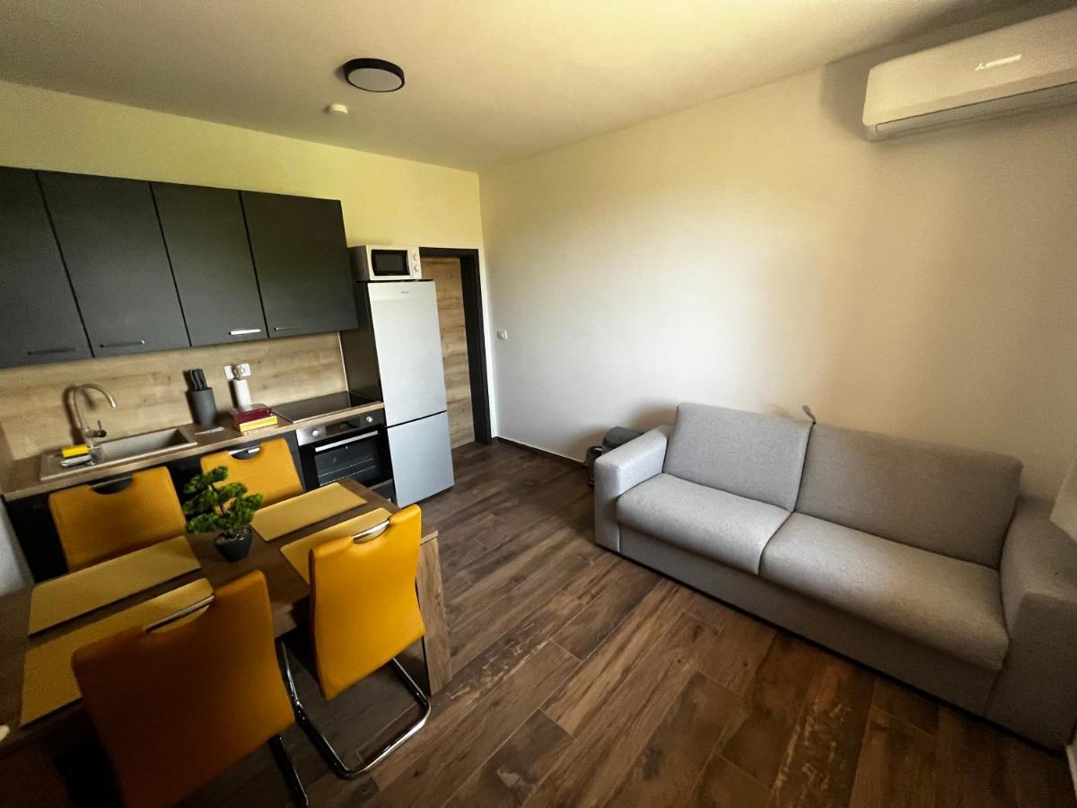Active Chillax Oasis Apartments Ankaran Extérieur photo